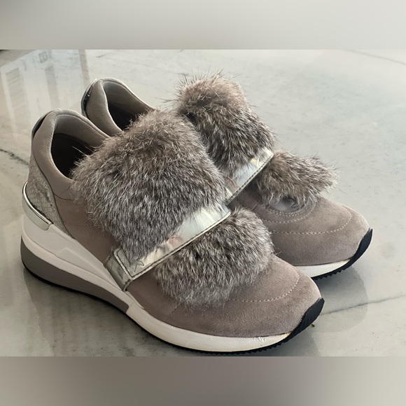 Platform Maven Wedge Fur Sneakers by Michael Kors Size 7.5 (38) - Picture 3 of 10